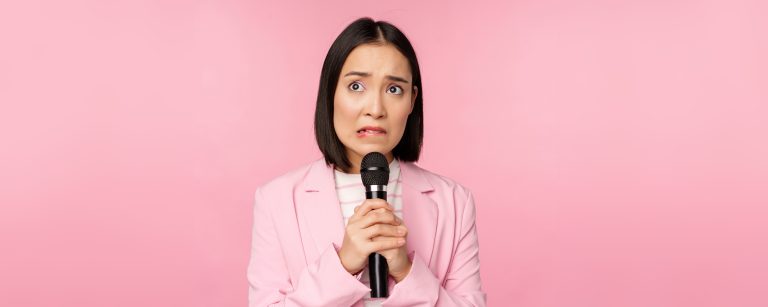 Cómo superar la glosofobia y brillar en tus presentaciones en público